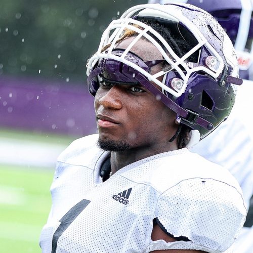 College football star sets NCAA mark in win