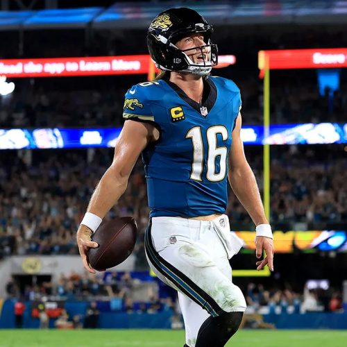 Trevor Lawrence leads last-minute game-winning touchdown vs Chiefs on birthday