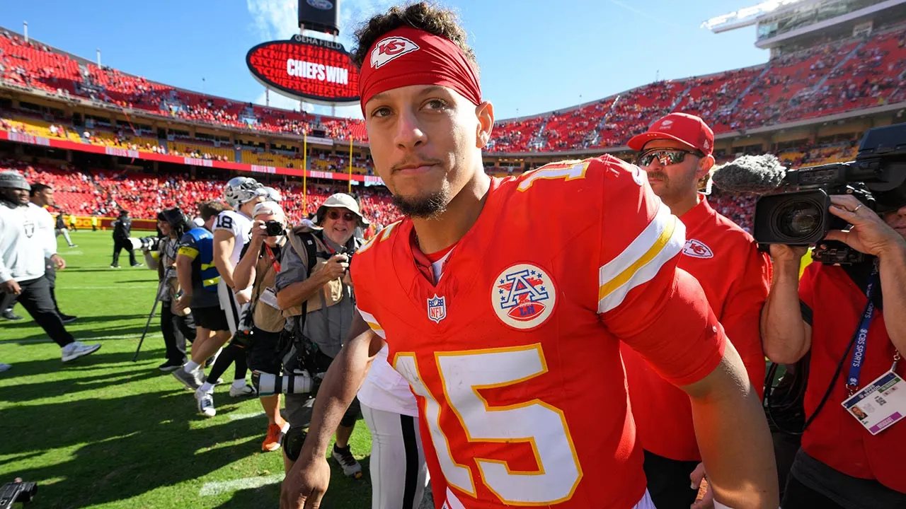 Chiefs’ Patrick Mahomes fools broadcasters